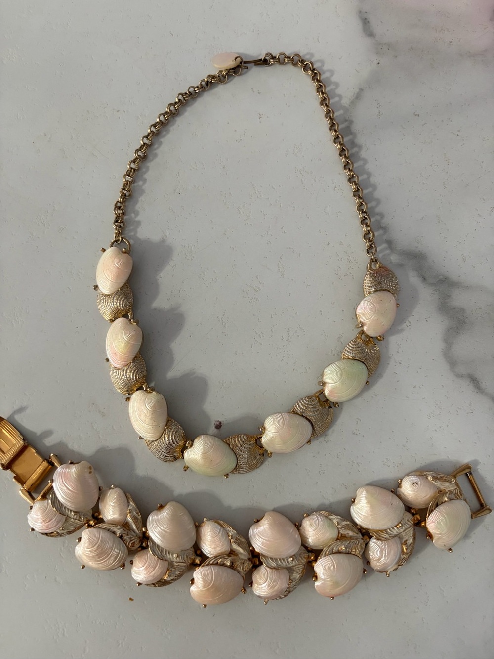 Vintage Capri Gold-Tone Shell Statement Necklace and Bracelet Set - Cream Pink
